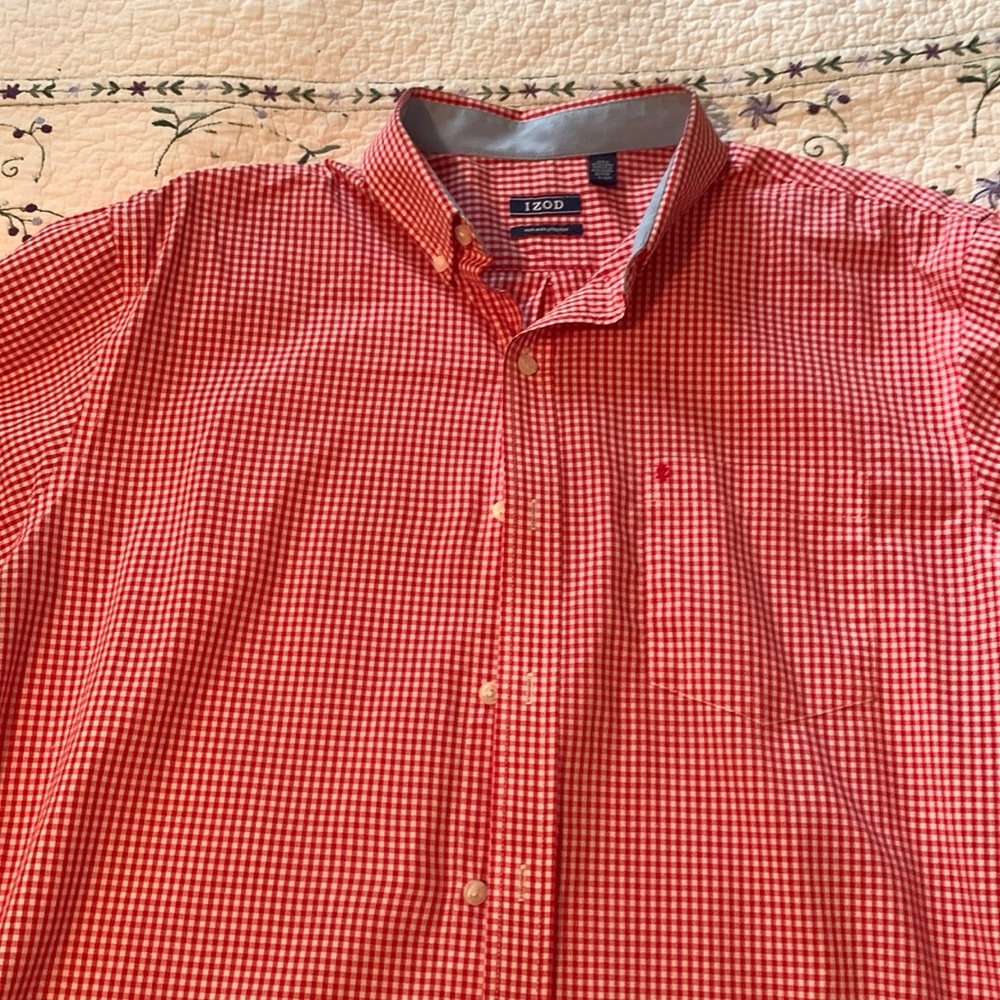 Men’s Izod shirt